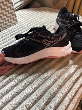 Saucony Women's Black & Pink Athletic Running Shoes